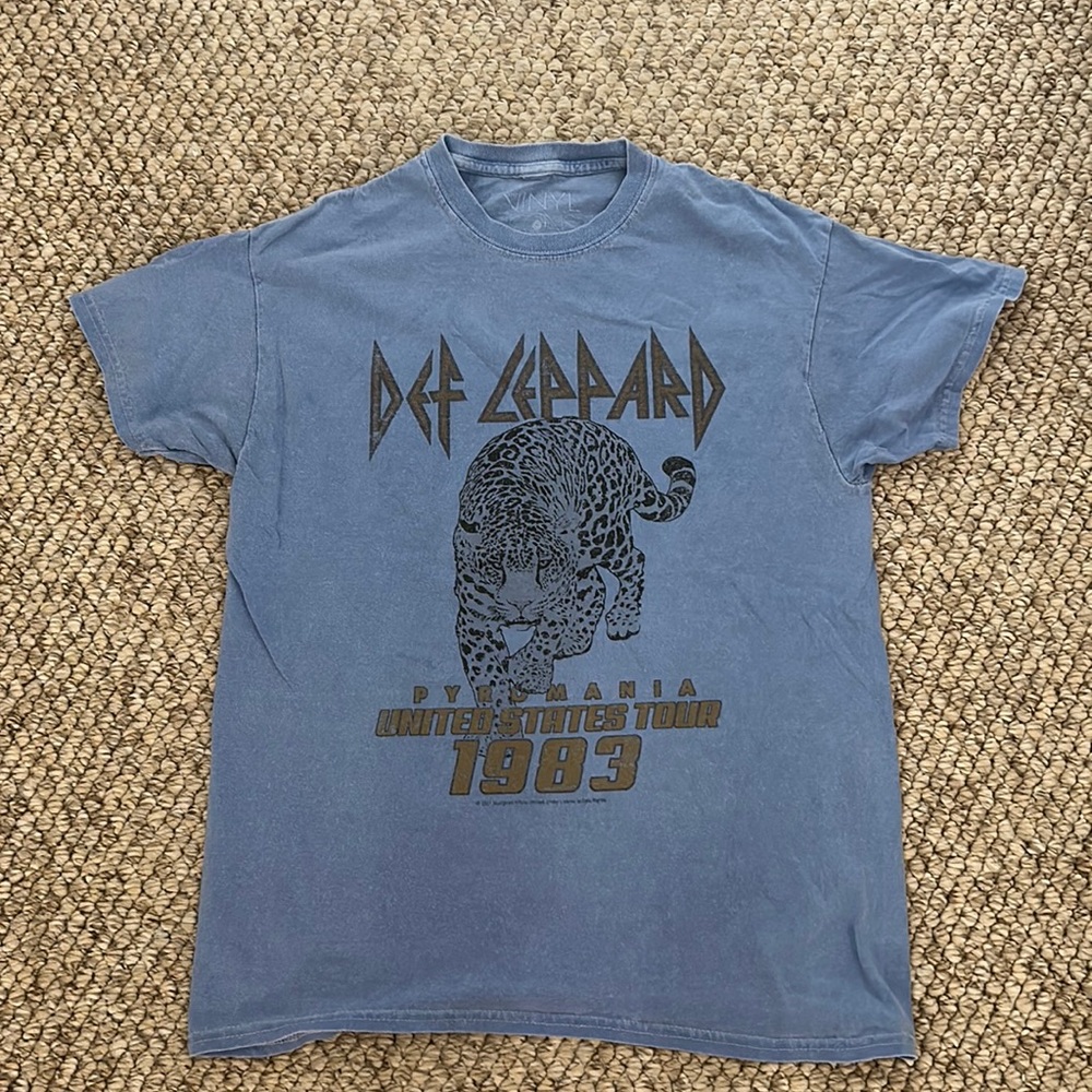 The Vinyl Icons Women’s Small Blue Def Leppard Graphic Tee